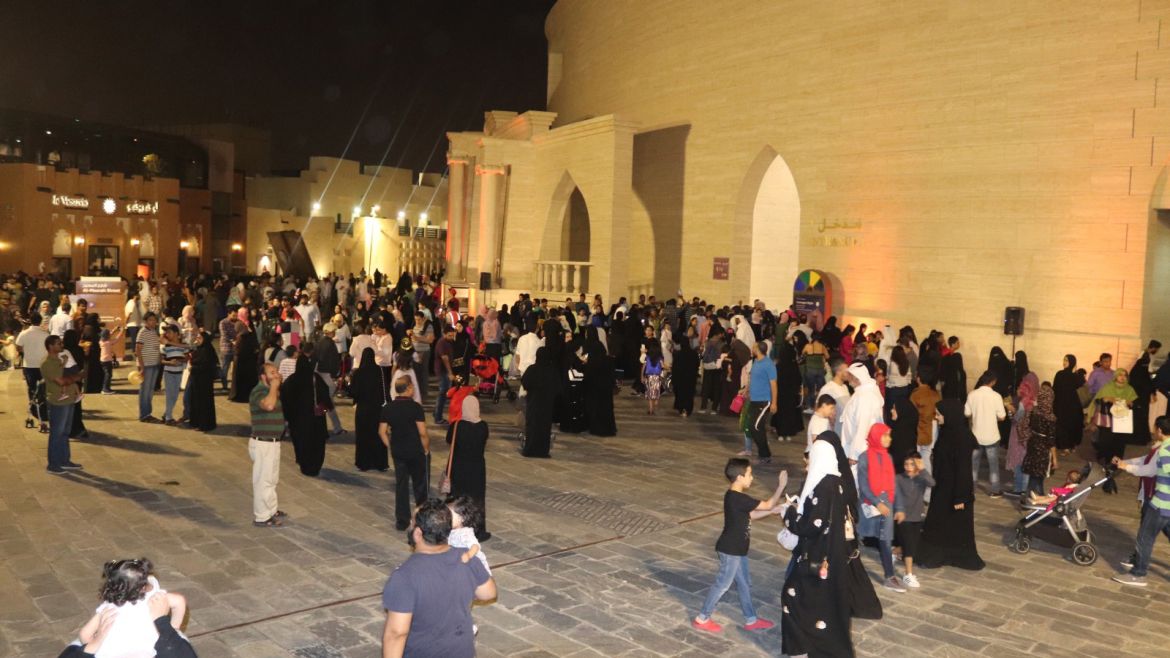 كتارا شهدت احتشاد الالاف للمشاركة في القرنقعوه