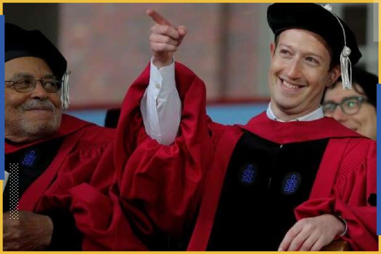 مارك زوكربيرغ مؤسس فيسبوك في كلمة له أمام الخريجين في جامعة هارفارد التي لم يكمل تعليمه فيها للتفرغ لتأسيس فيسبوك - وسائل التواصل