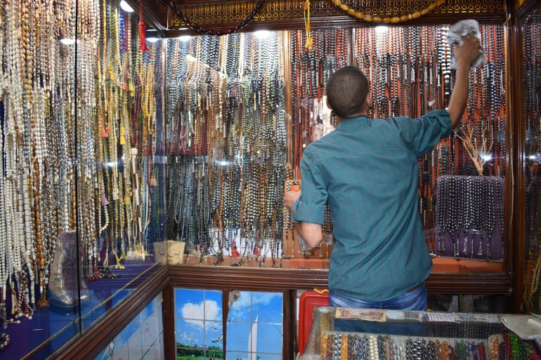 صورة2 ملايين المشتغلين يعملون دون عقود قانونية تصوير المراسل