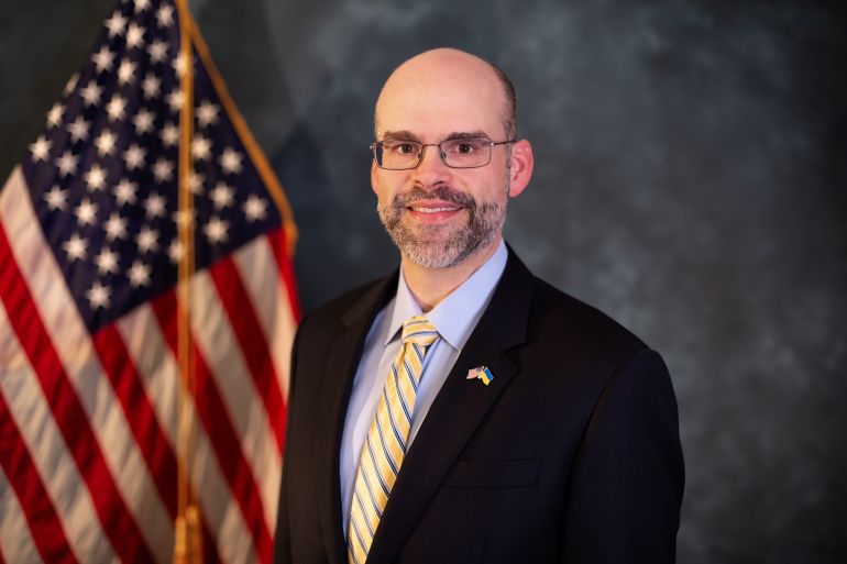 Robert Person Associate Professor of International Relations U.S. Military Academy West Point, NY الصورة من صفحته الرسمية وحسابه على تويتر