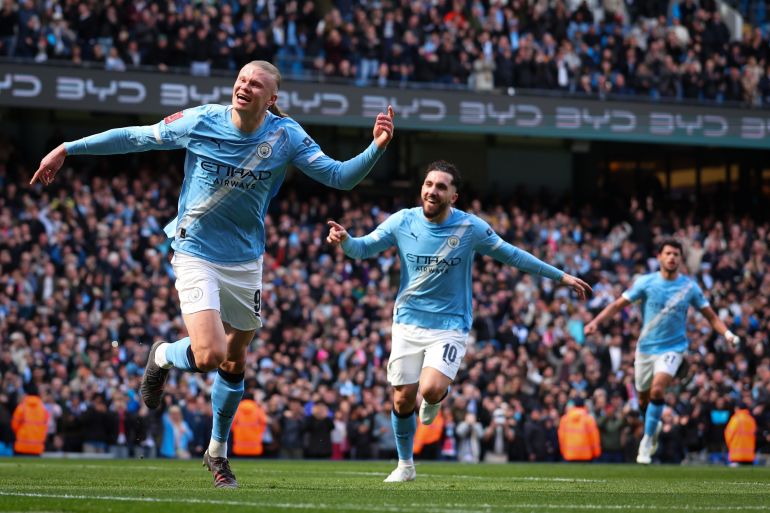 رايان شرقي يحتفل مع هالاند بعد تسجيل أحد الأهداف